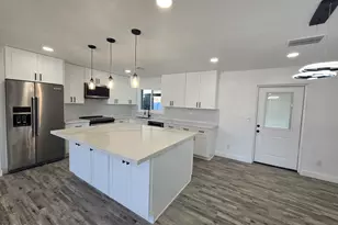 206 E Manhatton Dr, Tempe, AZ 85282 - Photo 1