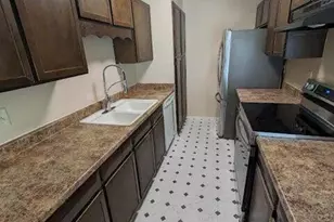 5902 W Golden Ln, Glendale, AZ 85302 - Photo 2