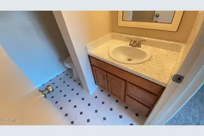 5902 W Golden Lane, Glendale, AZ 85302 - Photo 6