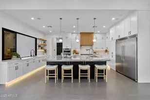 2305 E South Mountain Ave, Phoenix, AZ 85042 - Photo 26