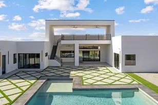 2305 E South Mountain Ave, Phoenix, AZ 85042 - Photo 12