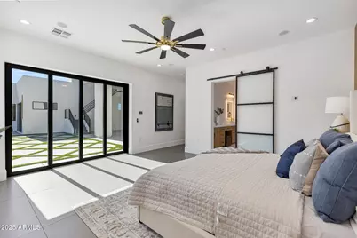 2305 E South Mountain Avenue, Phoenix, AZ 85042 - Photo 42