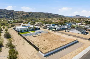 2305 E South Mountain Ave, Phoenix, AZ 85042 - Photo 1