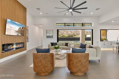 2305 E South Mountain Avenue, Phoenix, AZ 85042 - Photo 46