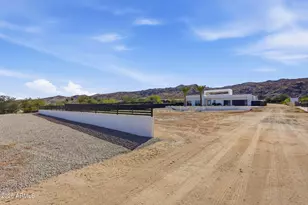 2305 E South Mountain Ave, Phoenix, AZ 85042 - Photo 8