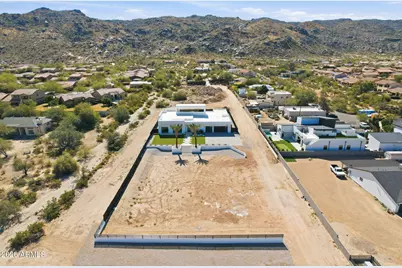 2305 E South Mountain Avenue, Phoenix, AZ 85042 - Photo 2