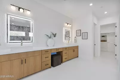 2305 E South Mountain Avenue, Phoenix, AZ 85042 - Photo 52