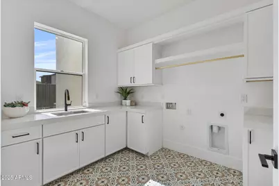 2305 E South Mountain Avenue, Phoenix, AZ 85042 - Photo 78