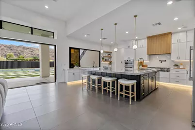 2305 E South Mountain Avenue, Phoenix, AZ 85042 - Photo 24