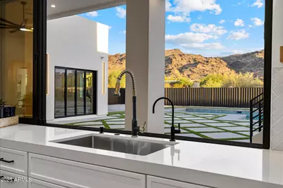 2305 E South Mountain Avenue, Phoenix, AZ 85042 - Photo 44