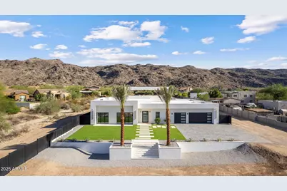 2305 E South Mountain Avenue, Phoenix, AZ 85042 - Photo 2