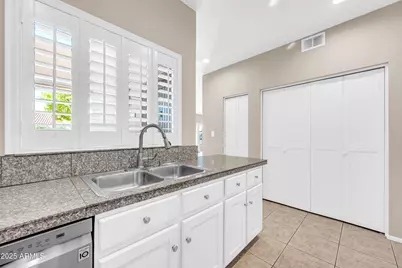 11333 N 92nd Street #1034, Scottsdale, AZ 85260 - Photo 12