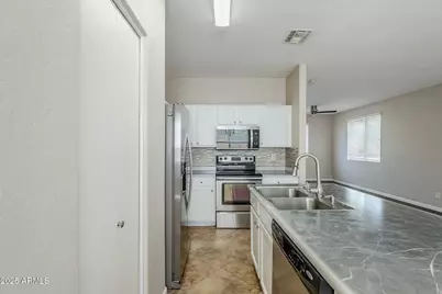 3024 S 101st Avenue, Tolleson, AZ 85353 - Photo 16