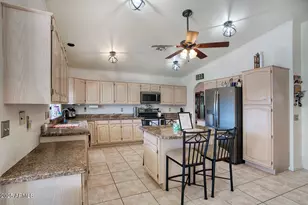 12677 N 77th Dr, Peoria, AZ 85381 - Photo 8