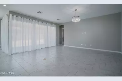 17144 W Mariposa Grande Boulevard, Surprise, AZ 85387 - Photo 6