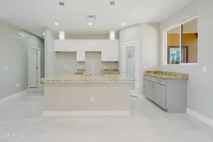 10199 W Bradshaw Dr, Arizona City, AZ 85123 - Photo 22