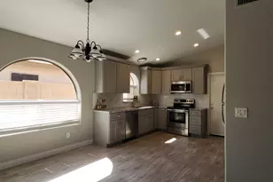 911 E Lovegrass Dr, San Tan Valley, AZ 85143 - Photo 6