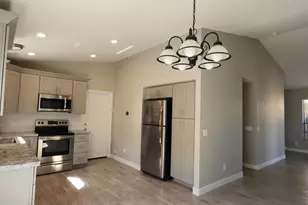 911 E Lovegrass Dr, San Tan Valley, AZ 85143 - Photo 8