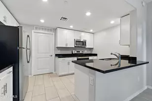 3330 S Gilbert Rd, Chandler, AZ 85286 - Photo 10