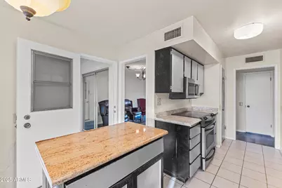 20017 N 101st Avenue, Sun City, AZ 85373 - Photo 6