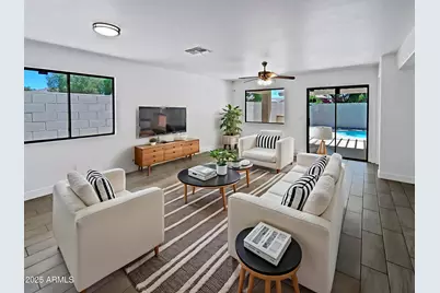 323 E Senna Way, San Tan Valley, AZ 85143 - Photo 2