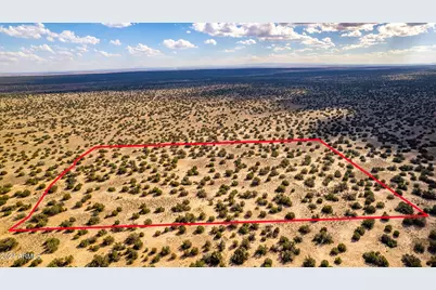 Xx00 N N7204 -- #-, Saint Johns, AZ 85936 - Photo 1