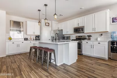 7039 N 84th Avenue, Glendale, AZ 85305 - Photo 8