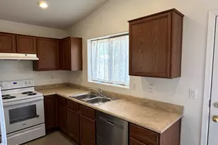 1832 W Lydia Ln, Phoenix, AZ 85041 - Photo 6