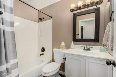 3451 E Utopia Road E, Phoenix, AZ 85050 - Photo 16