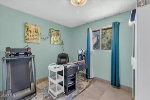 6516 W Cheery Lynn Rd, Phoenix, AZ 85033 - Photo 8