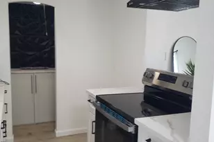 5203 N 42nd Dr, Phoenix, AZ 85019 - Photo 6