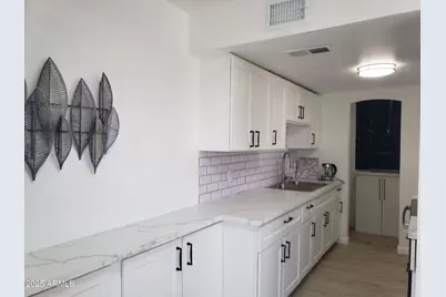 5203 N 42nd Drive, Phoenix, AZ 85019 - Photo 4