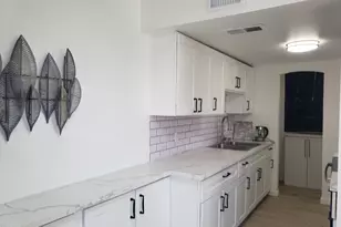 5203 N 42nd Dr, Phoenix, AZ 85019 - Photo 4