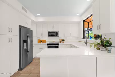 10068 E Cinnabar Avenue, Scottsdale, AZ 85258 - Photo 18