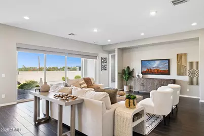 7707 S 43rd Place, Phoenix, AZ 85042 - Photo 8