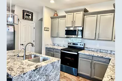 3326 S 257th Drive, Buckeye, AZ 85326 - Photo 4