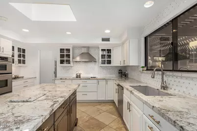 2737 E Arizona Biltmore Circle #4, Phoenix, AZ 85016 - Photo 1