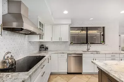 2737 E Arizona Biltmore Circle #4, Phoenix, AZ 85016 - Photo 2