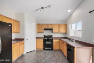 22813 W Gardenia Dr, Buckeye, AZ 85326 - Photo 12