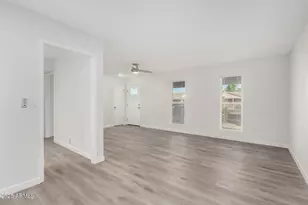 10166 W Cinnebar Ave, Sun City, AZ 85351 - Photo 6