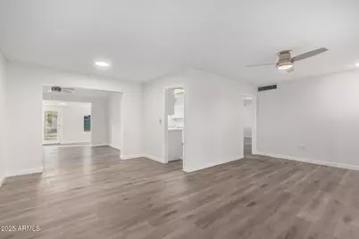 10166 W Cinnebar Avenue, Sun City, AZ 85351 - Photo 8