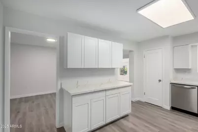 10166 W Cinnebar Avenue, Sun City, AZ 85351 - Photo 18