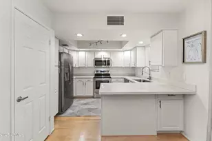 12222 N Paradise Vlg Pkwy S, Phoenix, AZ 85032 - Photo 8