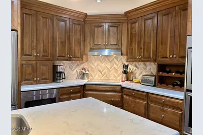 10009 W Pleasant Valley Road, Sun City, AZ 85351 - Photo 2