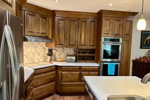 10009 W Pleasant Valley Rd, Sun City, AZ 85351 - Photo 4