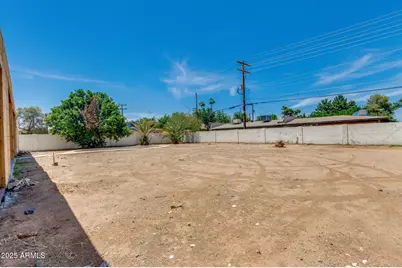 2210 W Morten Avenue, Phoenix, AZ 85021 - Photo 16