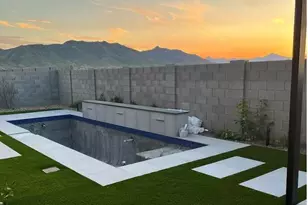 8511 S 9th Dr, Phoenix, AZ 85041 - Photo 10