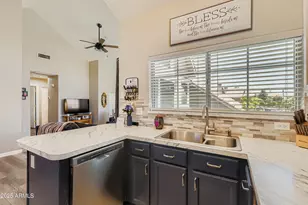 1633 E Lakeside Dr, Gilbert, AZ 85234 - Photo 4