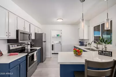 9903 N 87th Drive, Peoria, AZ 85345 - Photo 8