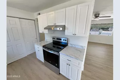 3614 N 64th Drive, Phoenix, AZ 85033 - Photo 2